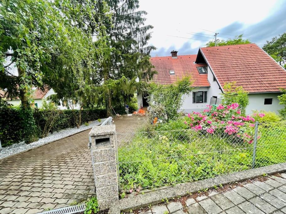 Freiblick 1 Bad Glbg Mit Garten Top1 Bad Gleichenberg Bagian luar foto